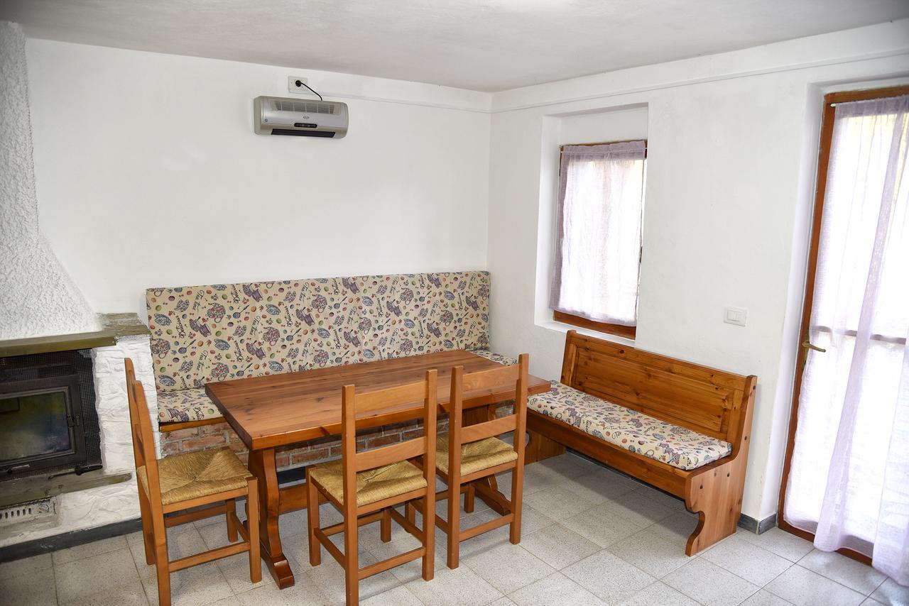 Due Pini Apartment กอร์นิญา ภายนอก รูปภาพ
